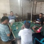 Babinsa Koramil 06/Kota Komsos dengan Warga Bahas Keamanan dan Ketertiban lingkungan di wilayah binaan