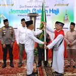 110 Calon Jemaah Haji Meranti Dilepas Bupati Asmar, Prosesi Tepuk Tepung Tawar Warnai Doa Restu